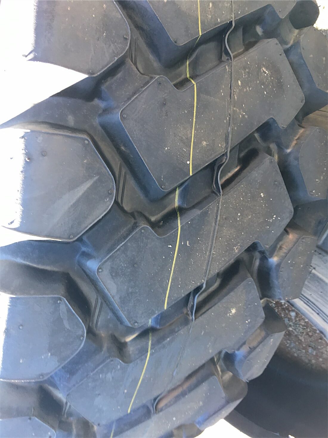 20.5-25 Earthmoving Tyre - Excavation Equipment