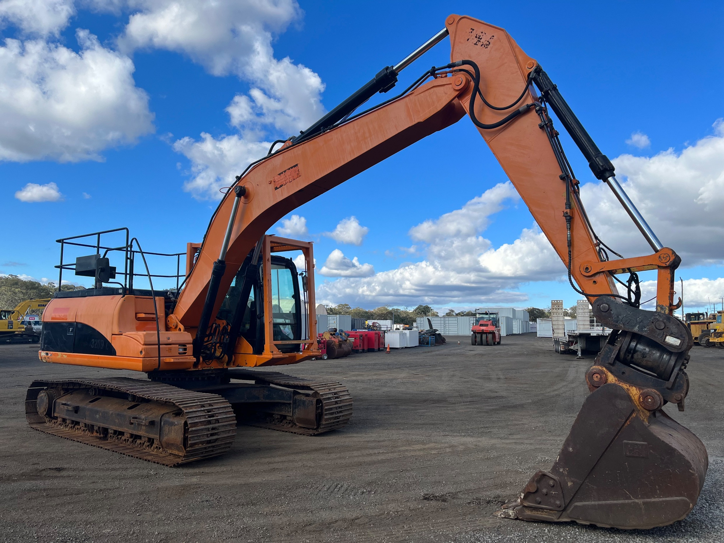 2012 CAT 320DL
